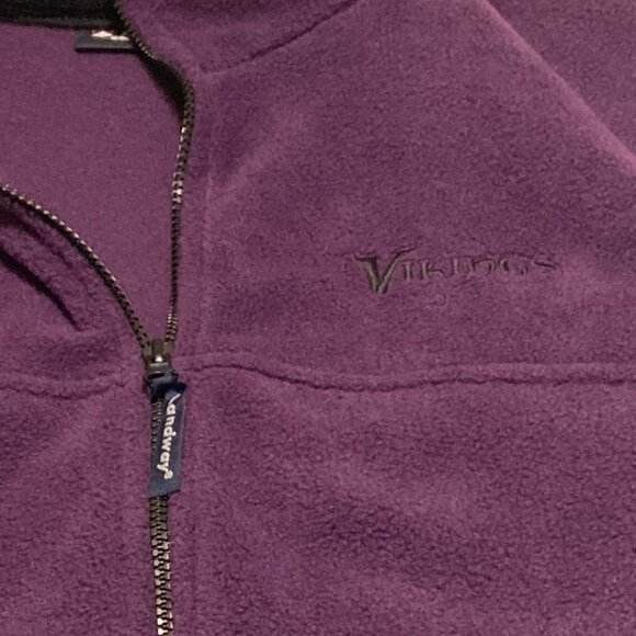 MN Vikings fuzzy zip-up vest - size L - Picture 6 of 8
